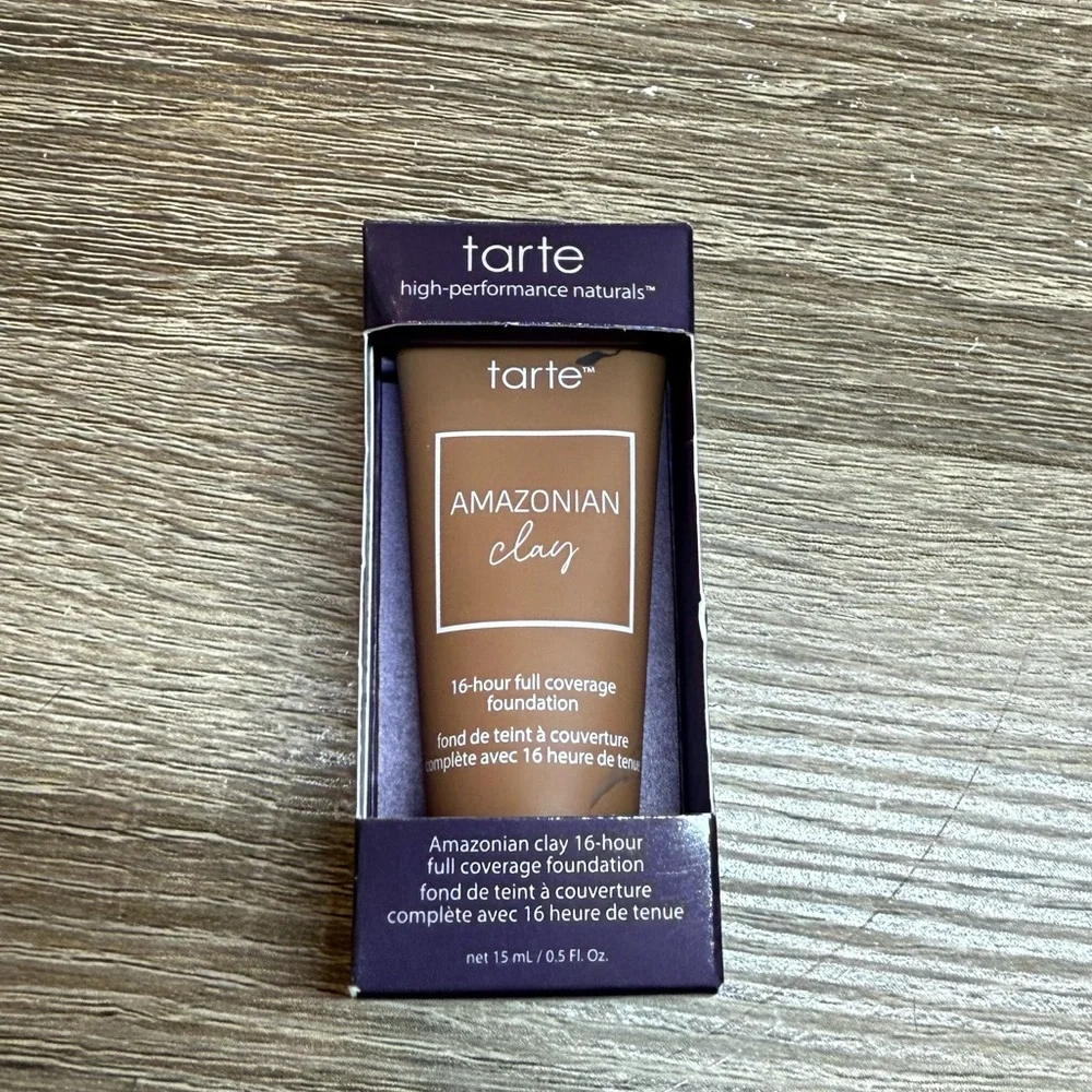 51N Tarte Amazonian Clay 16-hour Full Coverage Foundation